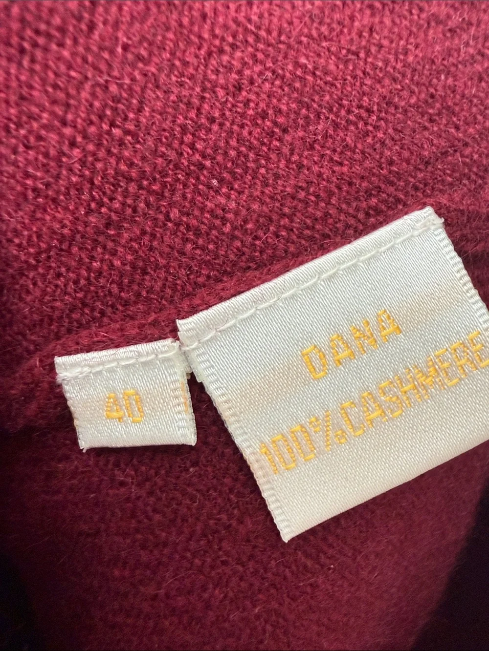 Women's V-Neck Sweater in Burgundy - Unknown Brand